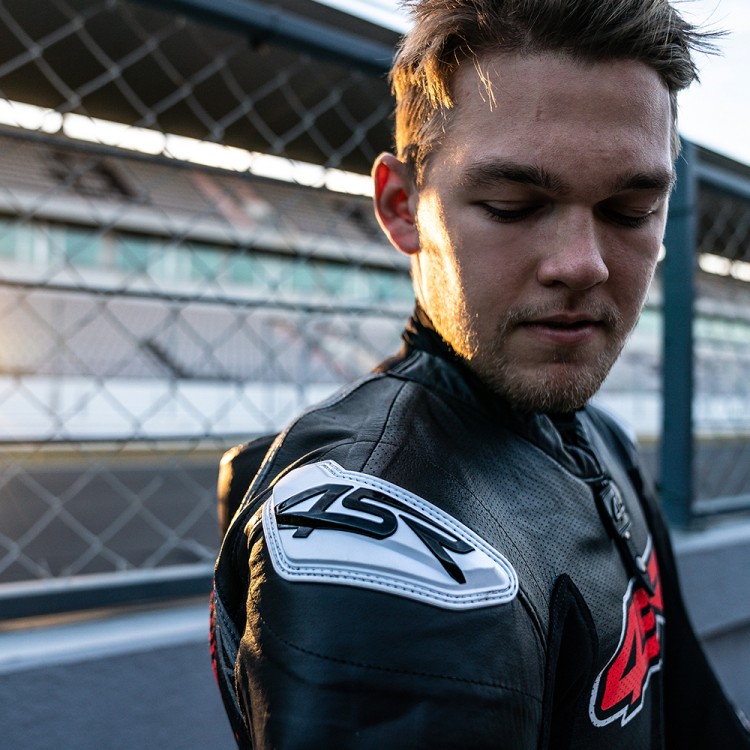 Racing Ultra Light AR