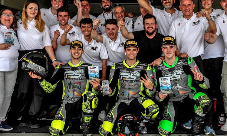 Het succes van de racers in het esbk-kampioenschap, gekleed in 4sr-motorpakken, duurde helemaal niet lang